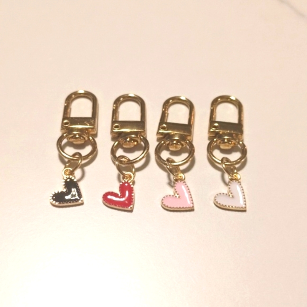 ⭐NWT 4Pc Doodle Heart Bag Charms